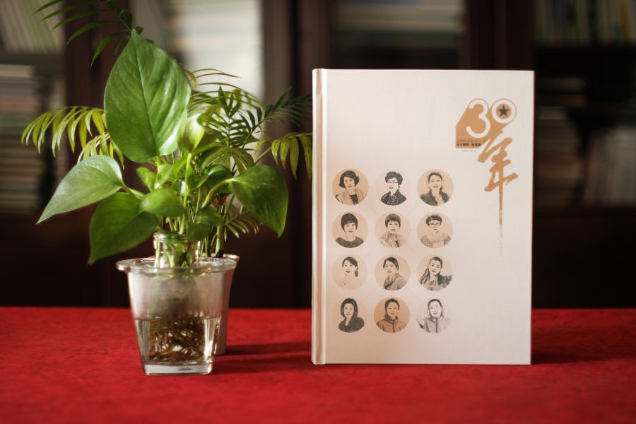 同學(xué)聚會(huì)紀(jì)念冊(cè)大?。砍叽?？